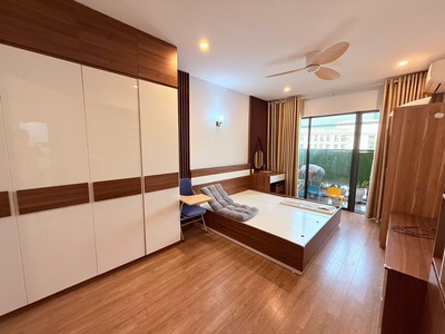 Chính chủ cho thuê MBKD mặt hồ hoàng càu 6276