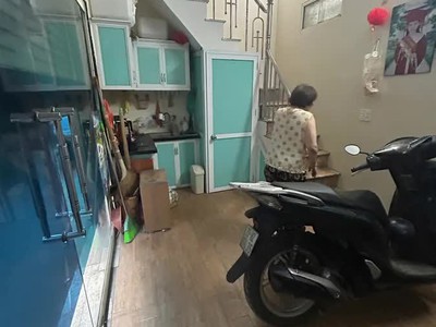 Cần bán nhanh nhà mặt ngõ lương định của, kinh doanh,cách ô tô 20m. 4t giá nhỉnh 2 tỷ 3