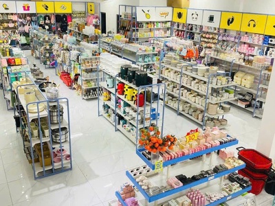 Cần thanh lý cửa hàng bao gồm: tất cả hàng hóa  đồ gia dụng, đồ chơi, mỹ phẩm... 0