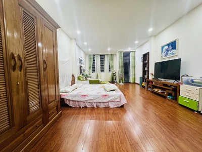 Mặt tiền đầm rong 2 gần chợ đống đa, 85m2, 3.5 tầng cực chất, 7.x tỷ 4