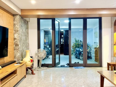 Mặt tiền đầm rong 2 gần chợ đống đa, 85m2, 3.5 tầng cực chất, 7.x tỷ 2