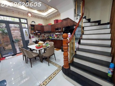 Bán nhà lâm văn bền diện tích lớn 104 m , ngang 8.3m dài 15 chỉ 6 tỷ gọi  vinh  nhà phố 0