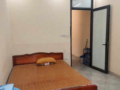 Phòng giá rẻ tầng 3 nhà riêng tại ngõ 192 Lê Trọng Tấn 2