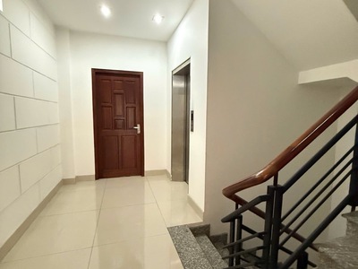 Bán nhà mặt tiền bến bình đông ngang 5.5m chỉ 10 tỷ 2