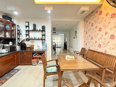 Bán nhà mặt tiền bến bình đông ngang 5.5m chỉ 10 tỷ 3