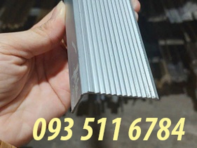 Nẹp V cầu thang nẹp góc âm mc6.8 nẹp inox nhôm U10mm 1
