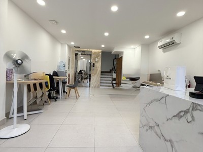 Bán nhà mặt tiền trung tâm quận 1, 66m2  4.5x15  5 tầng, dòng tiền 90tr/tháng. hiện 26 tỷ 0