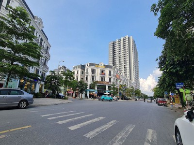 Chính chủ cho thuê MBKD mặt hồ hoàng càu 5504