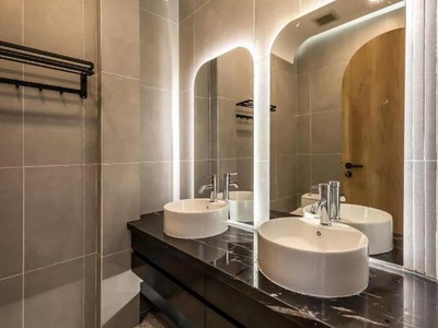 Bán nhà lâm văn bền diện tích lớn 104 m , ngang 8.3m dài 15 chỉ 6 tỷ gọi  vinh  nhà phố 2