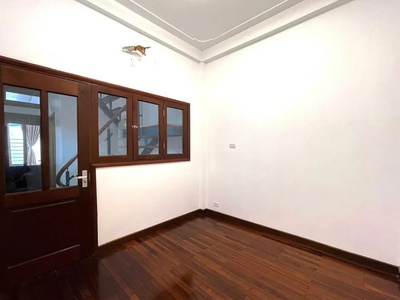 Chính chủ cho thuê MBKD mặt hồ hoàng càu 5848