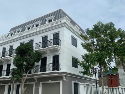 Chính chủ cho thuê MBKD mặt hồ hoàng càu 5585