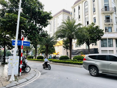 Nhà 7 tầng   thang máy   gần him lam: giữ tiền khéo, tăng giá lâu 0