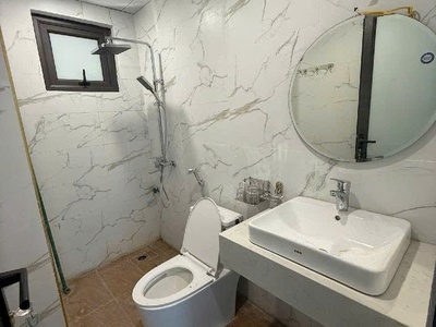 Bán nhà cổ nhuế   gần phạm văn đồng   33m x 5 tầng   6.4 tỷ 0