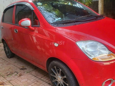 Chevrolet Spark đời 2008, màu đỏ nổi bật 2