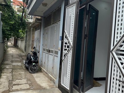 Chính chủ cho thuê MBKD mặt hồ hoàng càu 5988