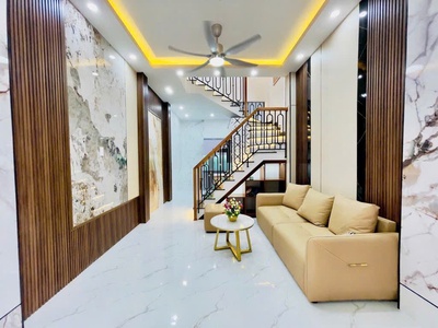 Chính chủ cho thuê MBKD mặt hồ hoàng càu 6083