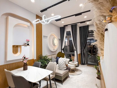 Nhà đẹp - sau lưng đại học ngoại thương - hẻm thông - 52m2 - 2 tầng - 3 pn   có pn trệt   - chỉ 1