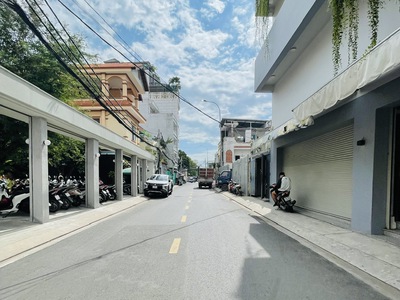  nhà 55m2   3 tầng   gần đại học ngoại thương   hẻm thông   6.x tỷ  3