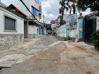Nhà HXH Quanh trung tăng nhơn phú B, diện tích 225m giá tốt 0