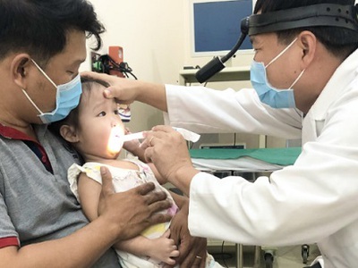 Cùng Phòng khám Quang Hiền tìm hiểu về phương pháp nội soi tai mũi họng cho bé 0