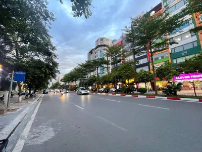 Dòng tiền 180tr/th  bán tòa khách sạn trần thái tông, cầu giấy - 127m  - mt 8m- giá 69 tỷ 1