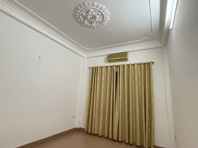 Bán nhà nguyễn văn cừ   62m    3 tầng   giá chỉ 9.5 tỷ 2