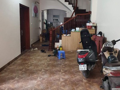 Căn nhà cuối cùng tại tư đình, ngay đường dẫn cầu trần hưng đạo 57m2 x 3 tầng giá 7,7 tỷ. 0