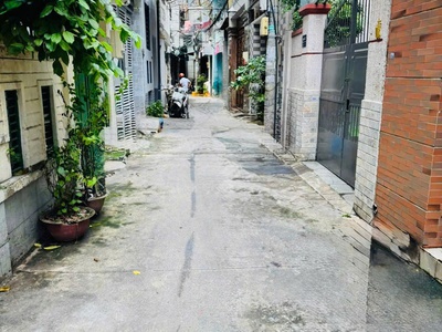 Hẻm đẹp chợ vải   nhà 3 tầng   66m    gần mặt tiền đường   giá tốt đầu tư. 3