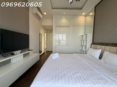 Bán nhà quận 7 lý phục man - ô tô đổ cửa - nhỉnh 5 tỷ - ngang 4m - phường bình thuận 1