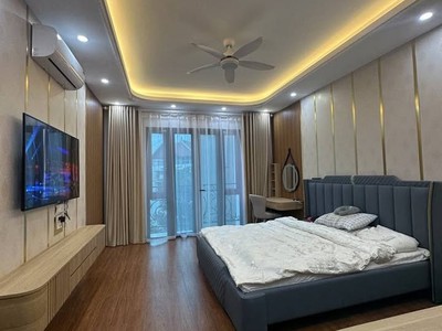 Ban nhà ngọc thụy, long biên 50m - 7 tầng - thang máy - full nội thất xịn nhập khẩu - gara ô tô 3