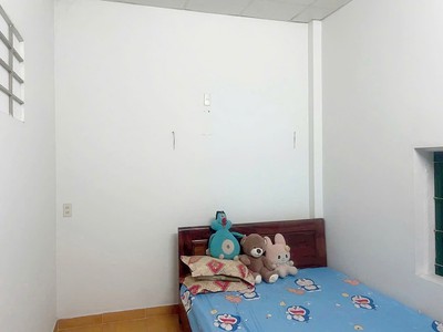 Bán nhà 2 tầng đương 2 ô tô gần nhà thờ ba làng gần biển vĩnh hoà 2