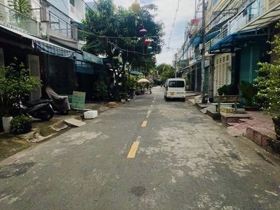 Mặt tiền tây thạnh - nhà 4 lầu - khu vip - ngay công viên - chỉ nhỉnh 7 tỷ 1