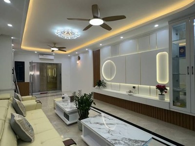 Ban nhà ngọc thụy, long biên 50m - 7 tầng - thang máy - full nội thất xịn nhập khẩu - gara ô tô 0