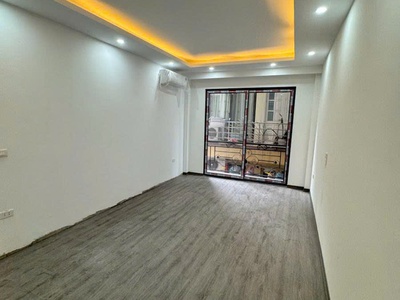 Láng trung - ngõ thông - kinh doanh - thang máy 39m2 5 tầng mt 3.7m giá 10.3 tỷ 1