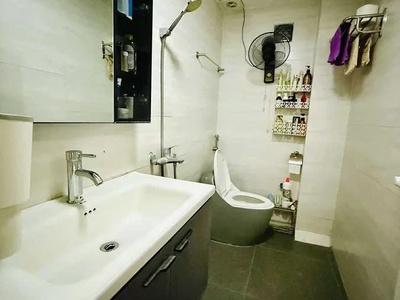 Bán nhà hoàng hoa thám 45m2. 4 tầng. mặt tiền 5m. giá 9.3 tỷ ba đình hà nội 3