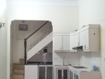 Cho thuê căn hộ riêng 3 tầng ngõ 1 Bùi Xương Trạch, ô tô đỗ sát cổng, cách phố Bùi Xương Trạch 100m 2