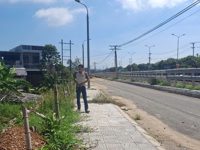 Chỉ 2.4 tỷ   đất mặt tiền trường chinh   100m    vị trí đẹp khó tìm 3