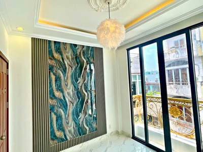 Bán nhà q10, hẻm 7m có sân oto riêng, cao 4 tầng fullnt: nhỉnh 5 tỷ.lh: 0933910039 1