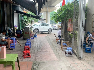 Sang nhượng quán phở bò đang hoạt động tốt   vị trí đắc địa giáp nhất 4