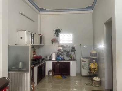 Bán nhà 2 tầng đường ô tô giao nhau sát biển vĩnh hoà 1