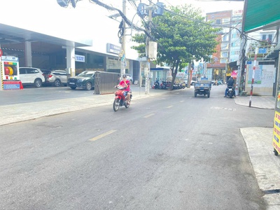 Bán nhà sát quang trung   có phòng ngủ trệt, 40m ,  hẻm 3m sạch sẽ, chỉ 3 tỷ 55 tl 2