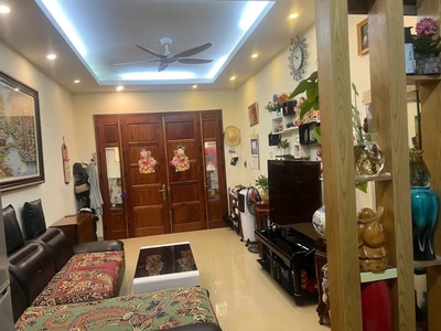 Nhà đẹp ở luôn ngọc thụy 36 m2 x 5 tầng,mặt tiền  3.5m,7.95 tỷ long biên. 0
