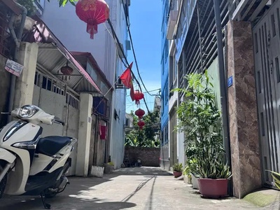 Nhà mới ở luôn nguyễn văn linh 48m2 x 5 tầng, mặt tiền 3.6m, 8.5 tỷ long biên. 2