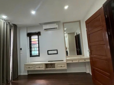 Nhà đẹp ngõ thông ô tô vào nhà phố bồ đề 42m2 x 5 tầng,mặt tiền 4.5m, 13.8 tỷ lo.ng biên 1