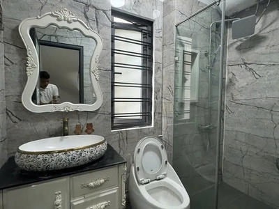 Nhà đẹp ngõ thông ô tô vào nhà phố bồ đề 42m2 x 5 tầng,mặt tiền 4.5m, 13.8 tỷ lo.ng biên 3
