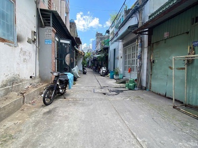 Bán gấp nhà lê văn quới hẻm 5m thông xe hơi vào nhà 51m2 -2 tầng 3 tỷ 5 1