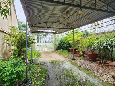 Mặt bằng kinh doanh cafe/quán ăn sân vườn, dt: 2400m2, mặt tiền dt826. 3