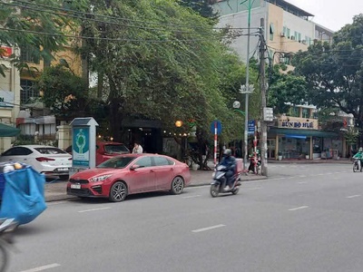 Vip...mp hoàng quốc việt cầu giấy thang máy vỉ hè oto kd 90ty 193m x7t 3
