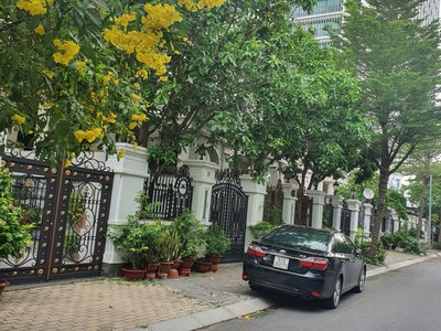 Bán nhà mặt phố Cityland Garden Hills,6m x 19m  114m2, 5PN, 4WC 0