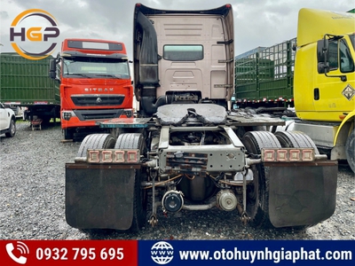Bán chiếc xe đầu kéo Howo A7 máy 375hp 2015 cũ 2